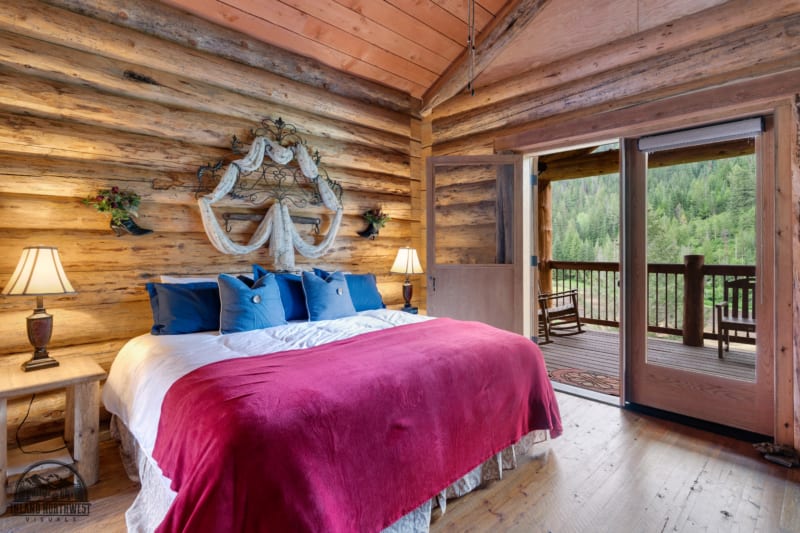 A bedroom at one of the best family resorts in Idaho, Red Horse Mountain Ranch